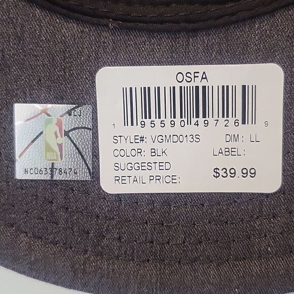 NEW* Los Angeles Lakers Ultra Game Snapback Hat Grey with Black Logo - Picture 3 of 3